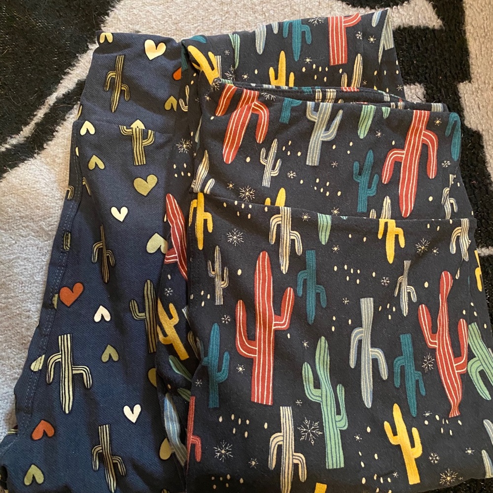 Lularoe TC Leggings. cactus and dogs & Bones